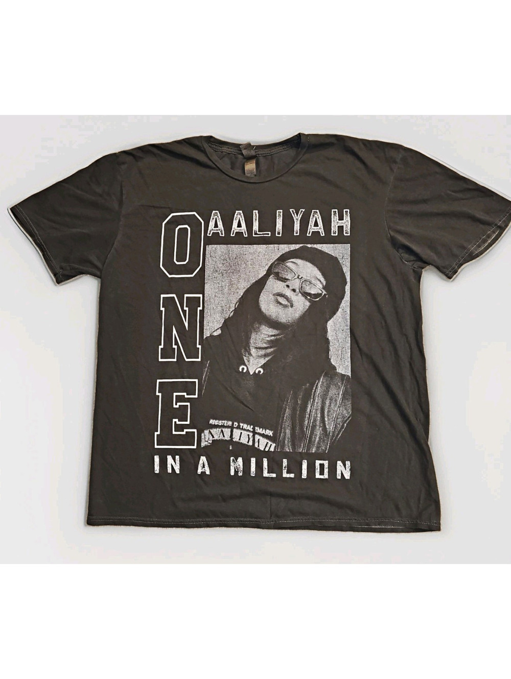 Aaliyah One In A Million graphic print t shirt Black Cotton Crew Neck Size XL